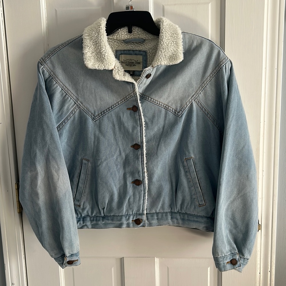 Ashley-Vintage Charm Denim Jacket w/ Sherpa Lining